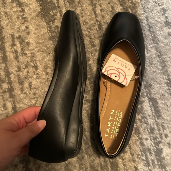 Taryn Rose Women's Faux Leather Flats Shoes NIB Black FITS LIKE A 6-7 size - Picture 6 of 11